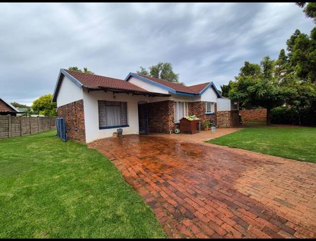 3 BEDROOM HOUSE FOR SALE IN WALDRIFT
